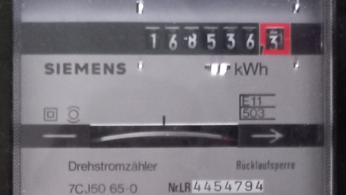 An electricity meter, the instrument that settles every standby-power argument.